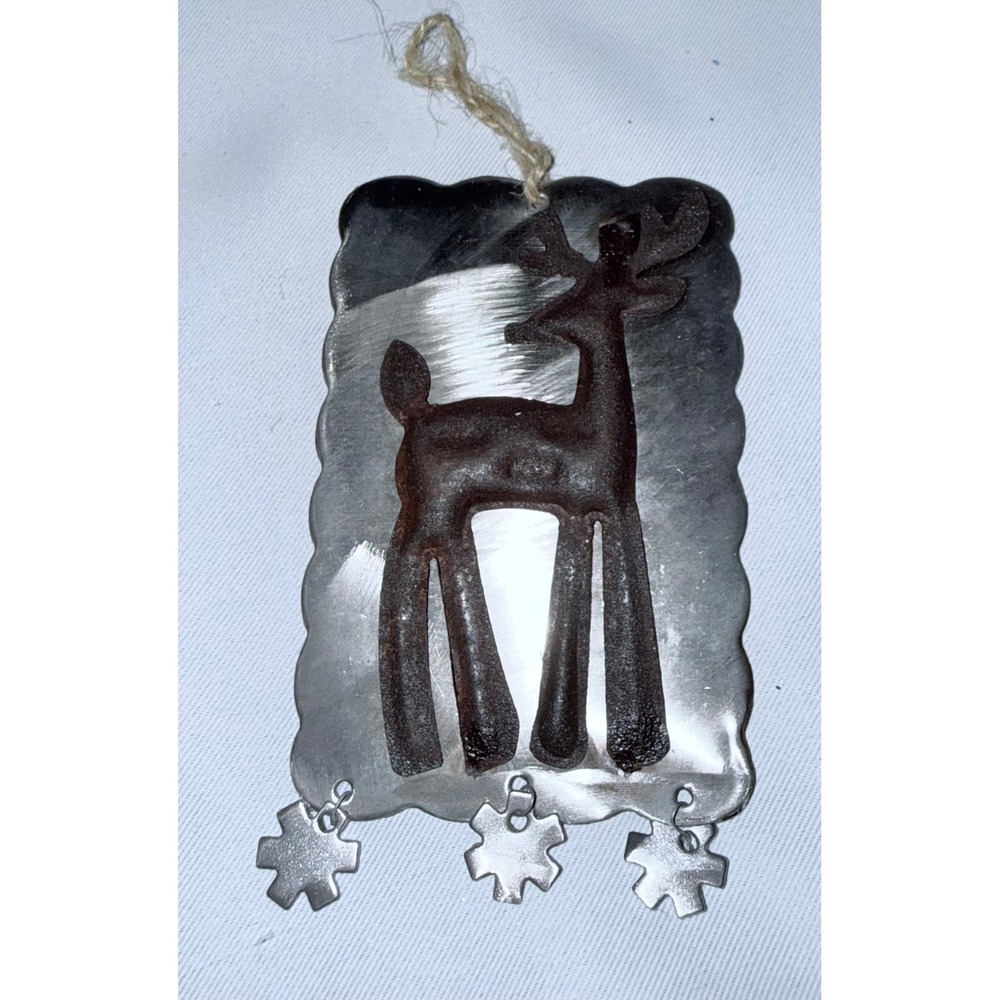 Rustic Metal Reindeer Christmas Ornament Scalloped Edge Snowflake Charms Jute‎